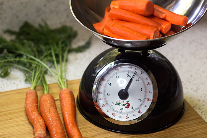 Carrot Apple Salad (Karotten-Apfelsalat) - The Kitchen Maus